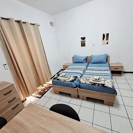 Lovely Paceville D Apartament